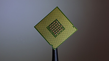 Qualcomm ������ AMD � Intel. ������� ����������� ������� ARM-���������� �� ������ Core � Ryzen