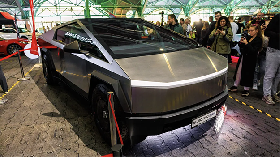 ���� ���� ��: �������� Tesla ������ �� ������� �������������� � ����� �����